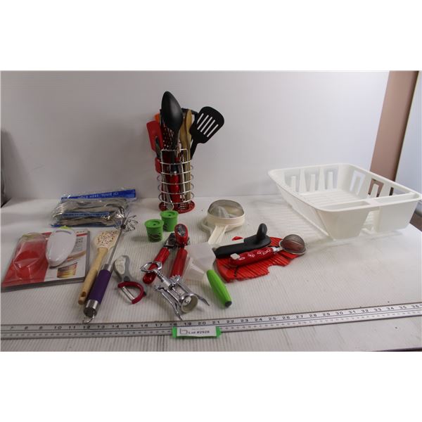 Assorted Kitchen Utensils