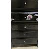 Image 2 : 5 DRAWER DRESSER (HANDLES MISSING)