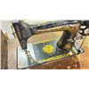Image 2 : ANTIQUE SINGER SEWING MACHINE