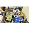Image 2 : GAYLORD OF ASSORTED ITEMS INCLUDING; VACUUM, PIANO, LIGHTING & MORE