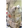 Image 2 : PALLET OF ASSORTED ITEMS INCLUDING; KITCHENWARE, CLOTHING, END TABLE & MORE