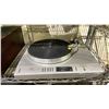 Image 2 : AKAI QUARTZ SYNTHESIZED Q.D. TURNTABLE AP-Q70