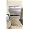 Image 1 : FRIGIDAIR 24" FRIDGE
