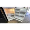Image 2 : WHITE WESTINGHOUSE 30" FRIDGE