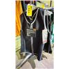 Image 2 : 3 SAUNAFX VESTS AND 1 PAIR OF SAUNAFX PANTS
