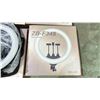 Image 2 : BOX LOT OF RING LIGHTS MODEL ZB-F348