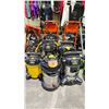 Image 1 : 5 ASSORTED WET/DRY VACUUMS (UNKNOWN WORKING CONDITION)