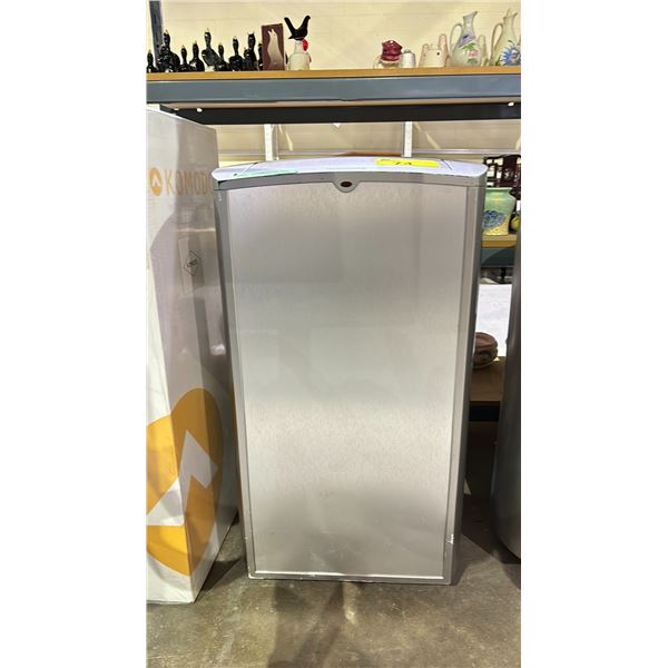 INSIGNIA 14000 BTU PORTABLE AIR CONDITIONER (NO HOSE, NO REMOTE)