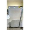 Image 1 : SAMSUNG SWING OUT FRIDGE WITH SWING OUT FREEZER 32" WIDE