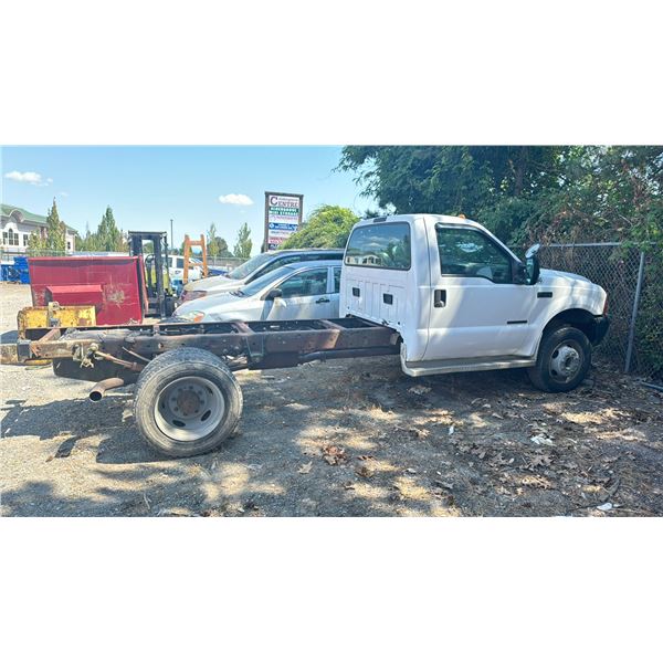 *MUST TOW* 1999 FORD 2WHDR WHITE VIN 1FDXF46F4XEE45821