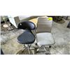 Image 2 : 2 ASSORTED ARMLESS ROLLING OFFICE CHAIRS