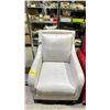 Image 2 : FABRIC LOUNGE CHAIR (CLEANING REQUIRED)