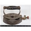 Image 1 : ANTIQUE COMFORT IRON SELF HEATING GAS IRON