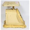 Image 2 : ANTIQUE COLUMBIA FAMILY SCALE 24LBS BY OZS