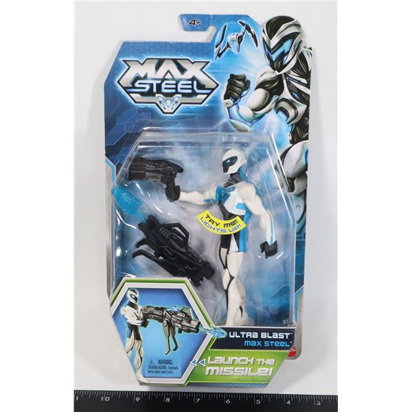 MAX STEEL ULTRA BLAST MAX STEEL CARDED FIGURE