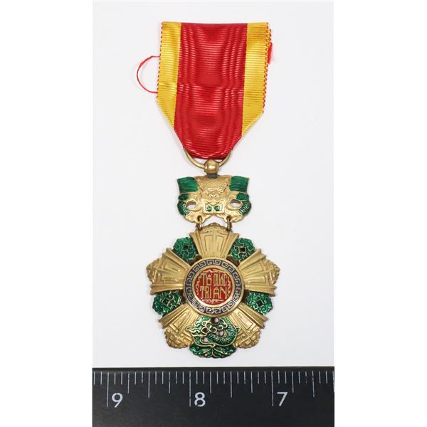 #237 KNIGHTS BADGE THE NATIONAL ORDER OF VIETNAM