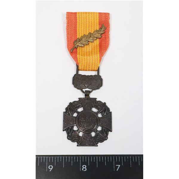 #238 REPUBLIC OF VIETNAM GALLANTRY CROSS W/ PALM