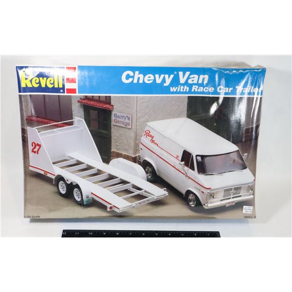 #947 REVELL CHEVY VAN RACE CAR TRAILER 1:24 SCALE