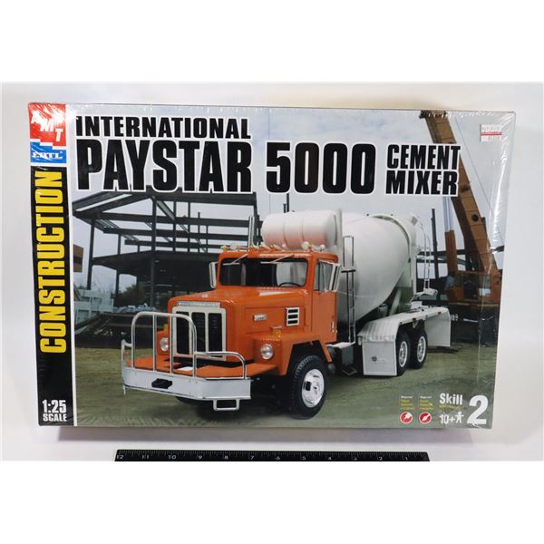 #948 AMT ERTL 1:25 KIT INTERNATIONAL PAYSTAR 5000