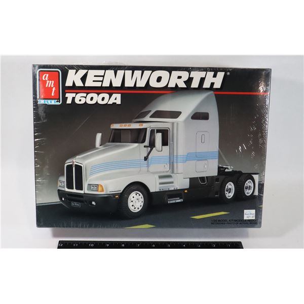 #949 AMT ERTL KENWORTH T600A TRUCK 1:25 SCALE