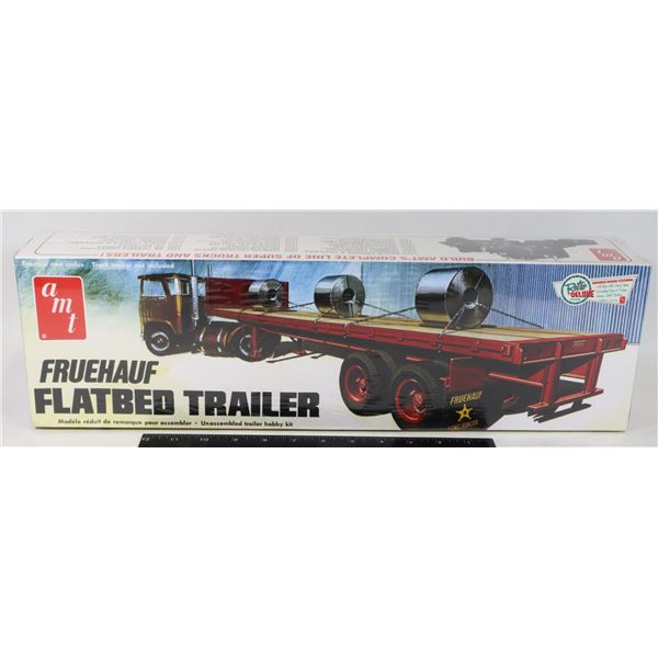 #952 AMT  FRUEHAUF FLATBED TRAILER 1:25 SCALE 2009