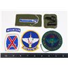 Image 1 : 4 ASSORTED AMERICAN MILITARY INSIGNIA USA SOLD W/