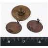 Image 2 : WW2 AMERICAN PEAKED CAP BADGE INSIGNIA SOLD W/