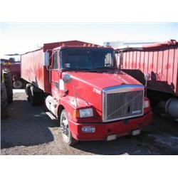 95 Volvo Truck w/92 Spudnik Bed