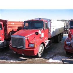 95 Volvo Truck w/96 Spudnik Bed