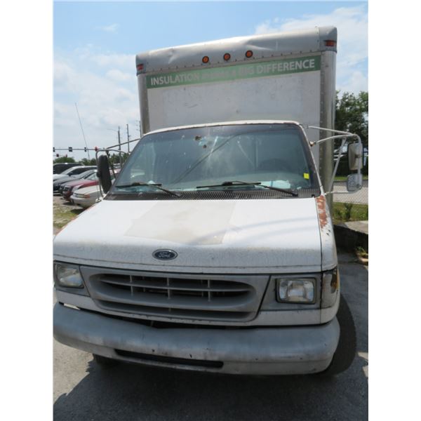 1999 Ford E350 15' Box Truck, Wht/Grey Buckets, Auto, A/C,