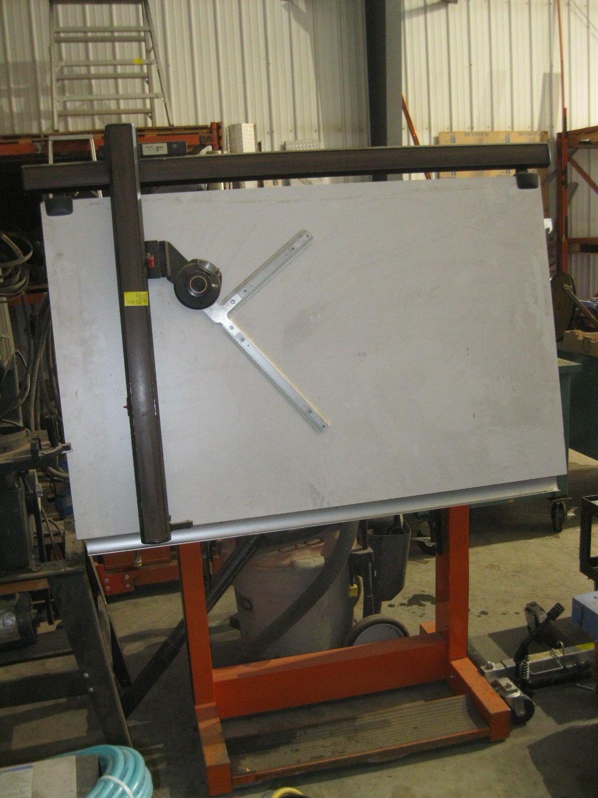 DRAFTING TABLE W/ARM & RULERS
