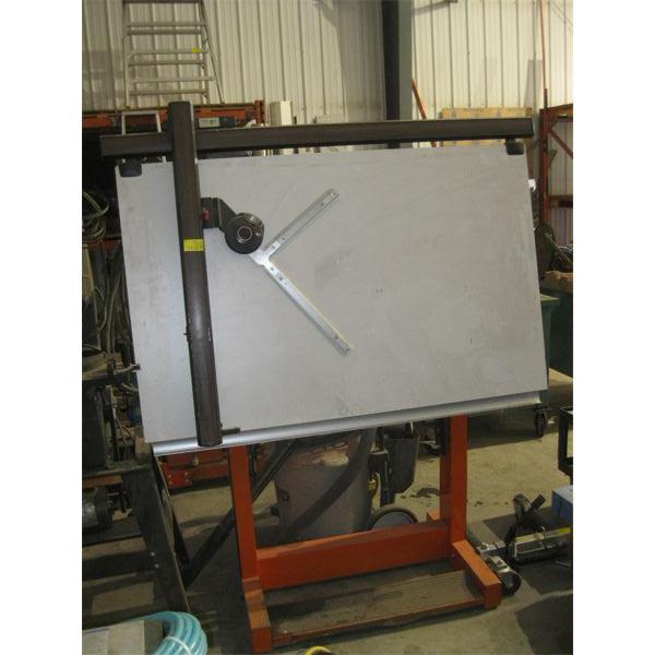 DRAFTING TABLE W/ARM & RULERS