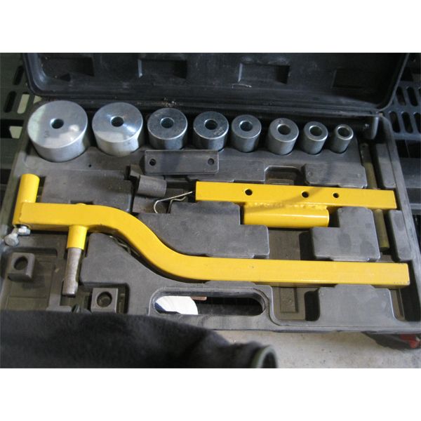 CASED METAL BENDER SET