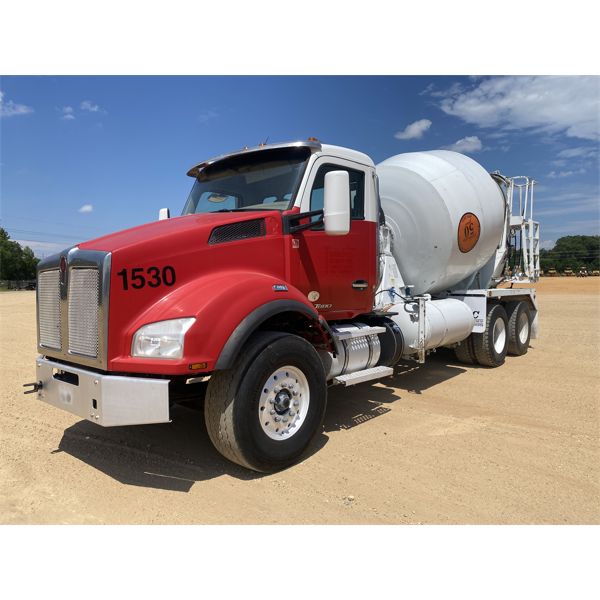 2016 KENWORTH T880 Concrete Mixer / Pump Truck