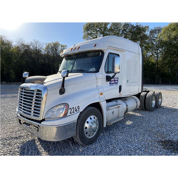 2014 FREIGHTLINER  Sleeper Truck