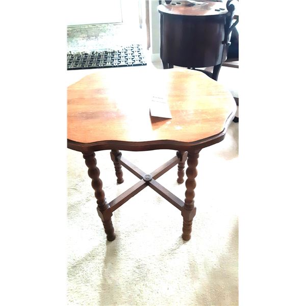 Antique Table 19x16x18