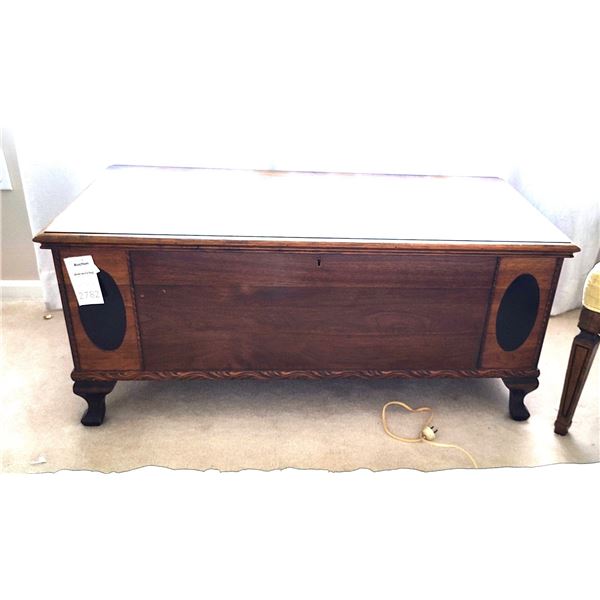 Eatonia Linen Chest C