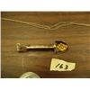 Image 4 : Lot of: Gold shovel with nuggets pin, pick and shovel with nuggets pendant, and ivory pendant and pa