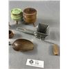 Image 3 : Danish Mincer, 1/4c Scoop, Cast Iron and Wood Tri Leg Pots