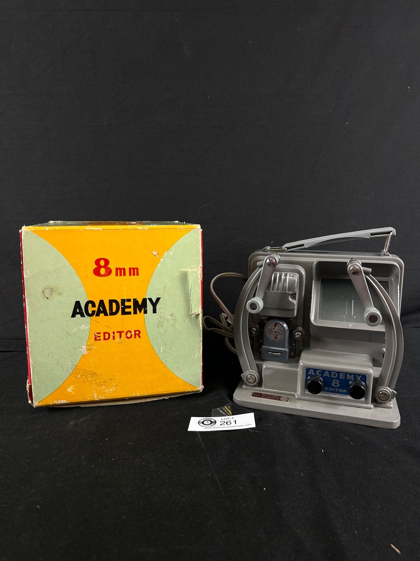Achetez votre MANUELS ET CATALOGUES DE PIECES POUR LES MODÈLES VINTAGE Achetez votre MANUELS ET CATALOGUES DE PIECES POUR LES MODÈLES VINTAGE