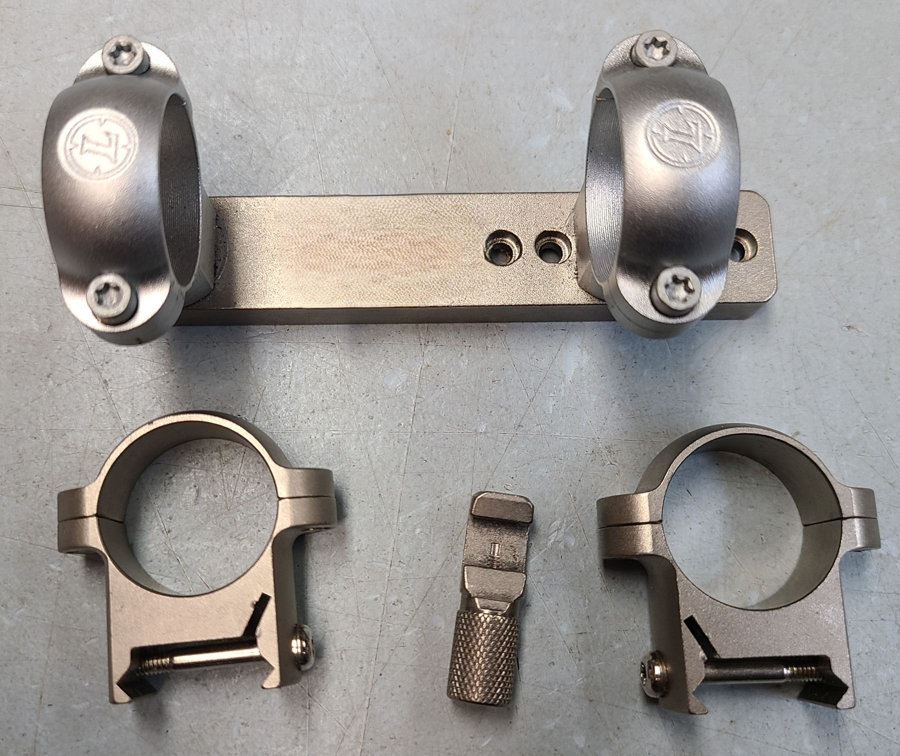 Thompson Center Rail c/w Leupold Rings & Hammer Extension - Silver