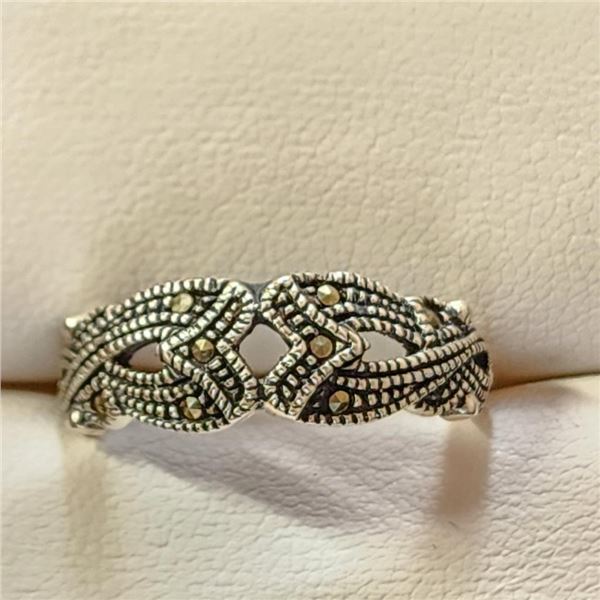 Silver Marcasite Ring (~Size 8) -RING (~length 0 inches), Suggested Retail Value $80