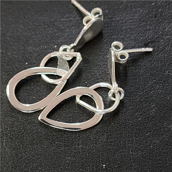 Silver Earrings (~Size 0) (~length 0 inches), Suggested Retail Value $50