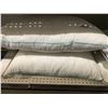 Image 1 : Lot of 2 Sealy Pillows Standard