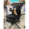 Image 2 : Mesh Back Office Chair