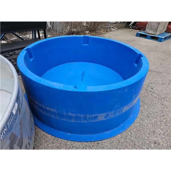 Double Wall Stock Livestock Water Trough - cracked on bottom