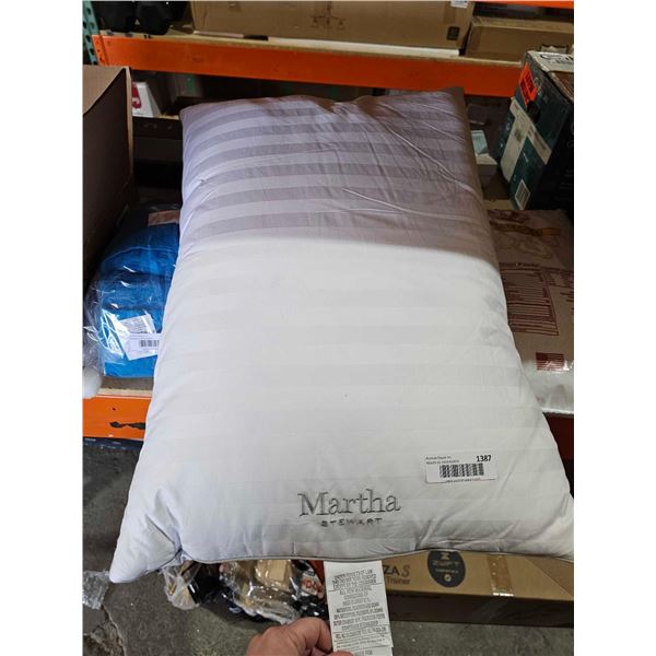 MArtha Stewars Set of 2 King Size Bed Pillows