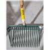 Image 2 : Lot of 2 Durafork Garden Rakes