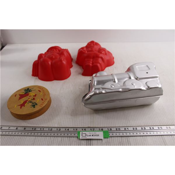 (3) Molds, Hamburger Press