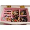 Image 5 : Jewelry Box with Jewelry